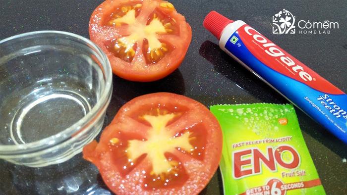 Kem đánh răng kết hợp cà chua trị hôi chân